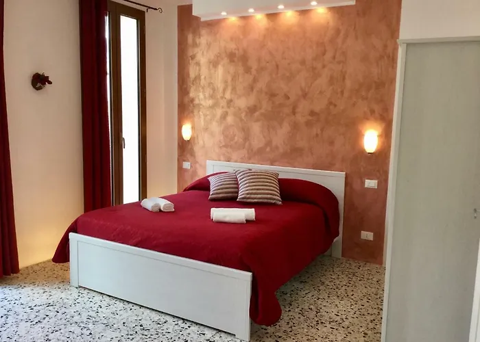 Re Borbone 公寓 切法卢